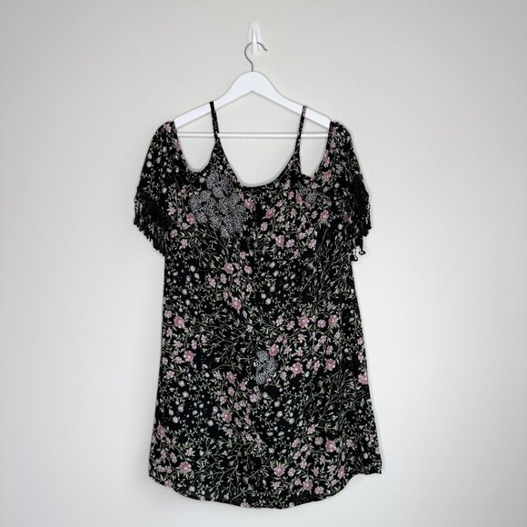 Charlotte Russe Cold Shoulder V Neck Shift Dress - Picture 2 of 6